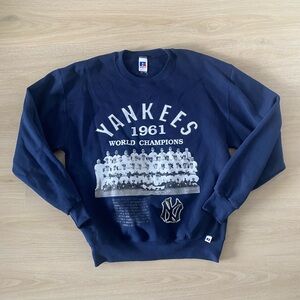 Vintage Men's Russell Athletic Navy Yankees Crewneck Sweater Size L